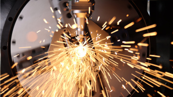 Commentaire client : Huit machines de découpe laser TUBE, MP6012D